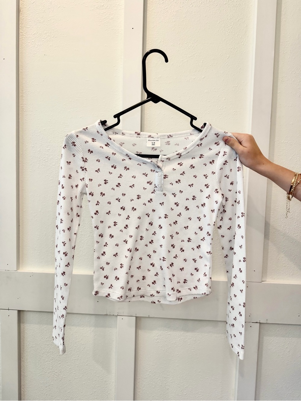 White Bow Print Thermal Top